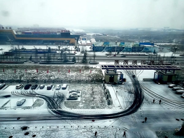 膜結(jié)構(gòu)在遇見下雪時怎么辦？