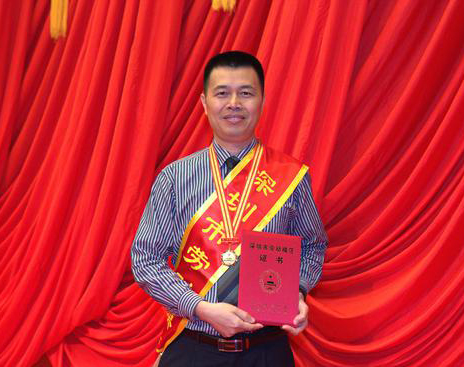 勞動創(chuàng)造幸福！全國勞動模范劉中華：設(shè)計(jì)“鳥巢”鋼結(jié)構(gòu)一戰(zhàn)成名！